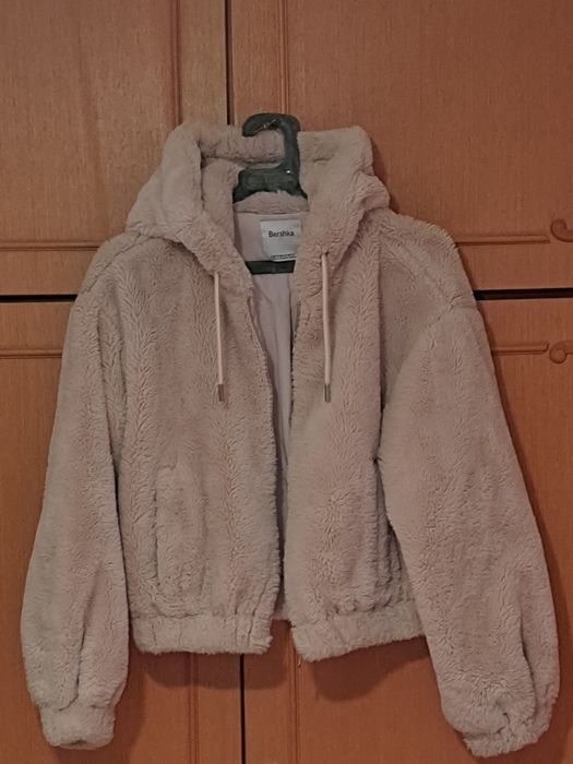 Яке  за момиче  размер  М-BershkaRoberta Biagi