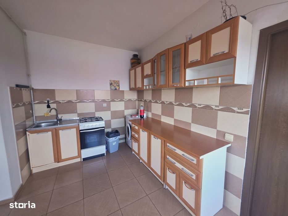 Inchiriez 2 camere str Lunga zona Complex Bartolomeu