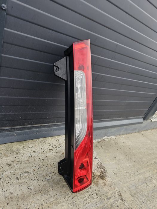Stop / lampa dreapta spate Mercedes Sprinter