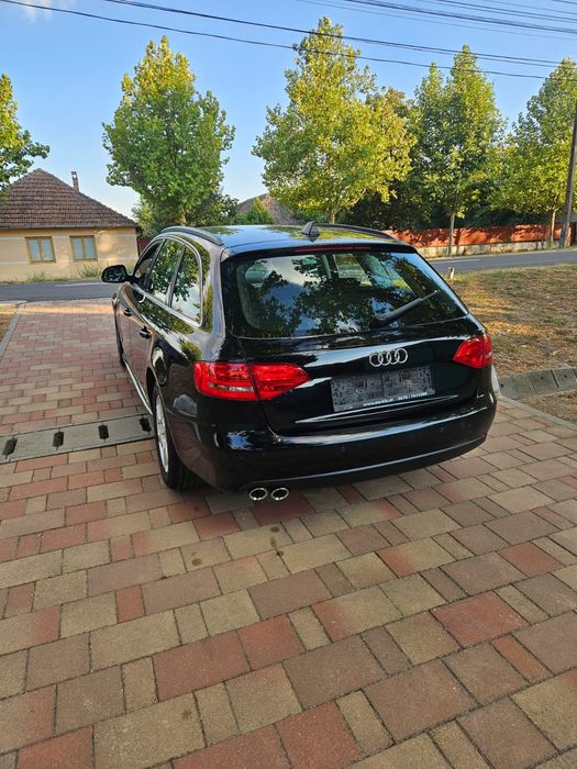 Vând  Audi A4  an 2010