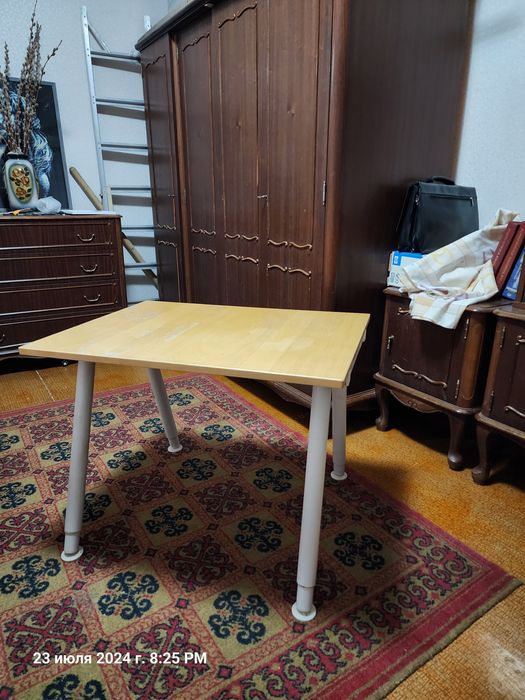 Продается б/у стол