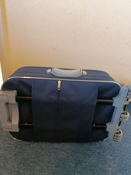 Vând troler în stare impecabilă