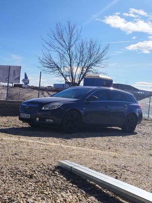Vând sau schimb Opel insignia