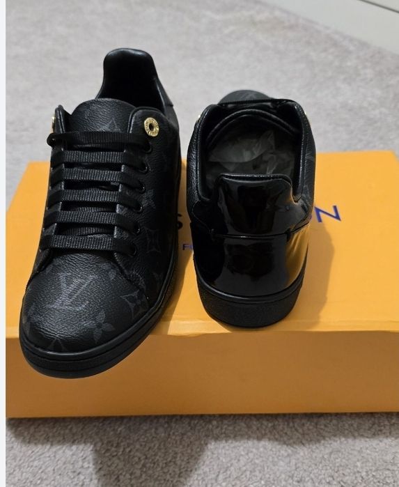 Adidasi Louis Vuitton