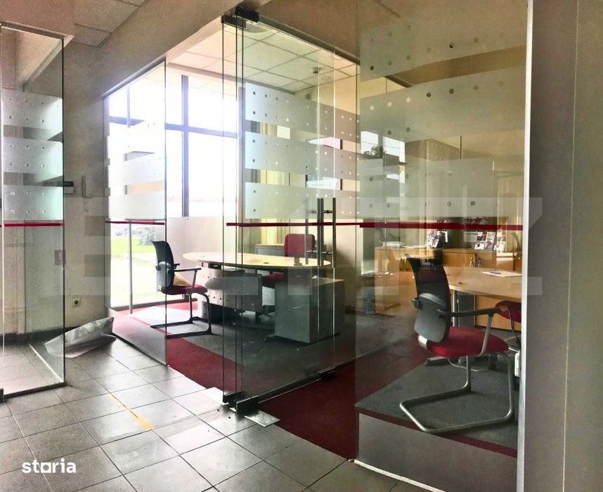 Spatiu comercial stradal, 160 mp, zona Micro 3