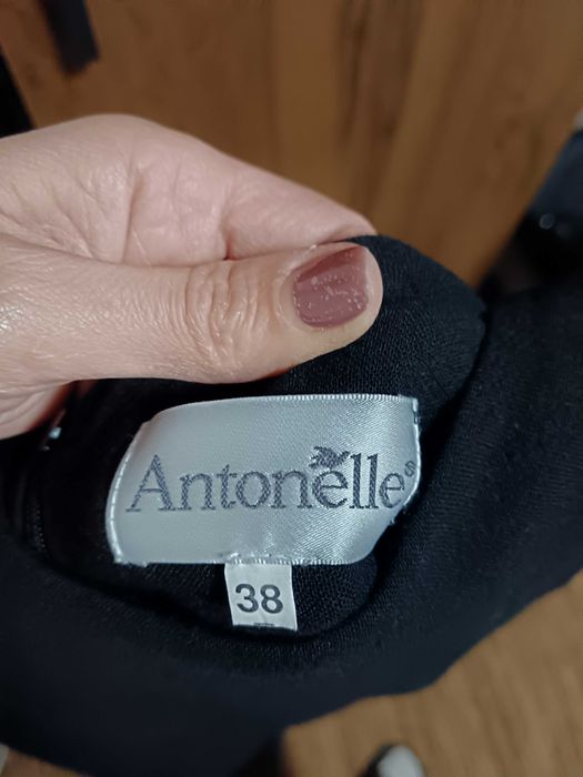 Официална черна рокля