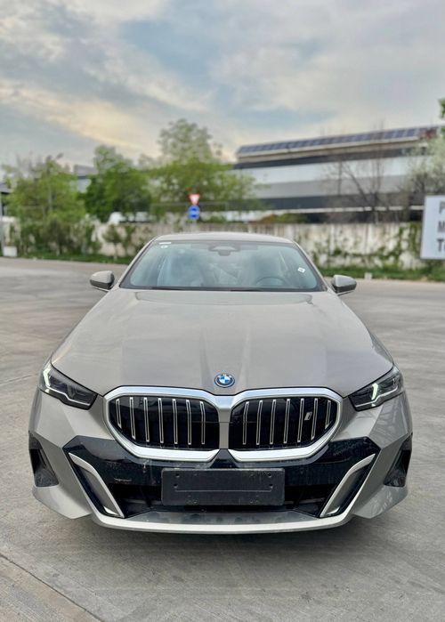 **Bmw i5 35L full 2025
2025/07
Yengi bez probeg
Tamojnida
Pirelli vses