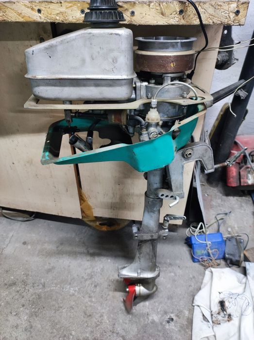 Лодочный мотор салют