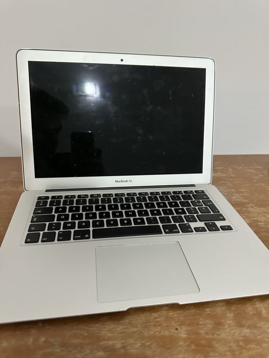 MacBook air model A1466