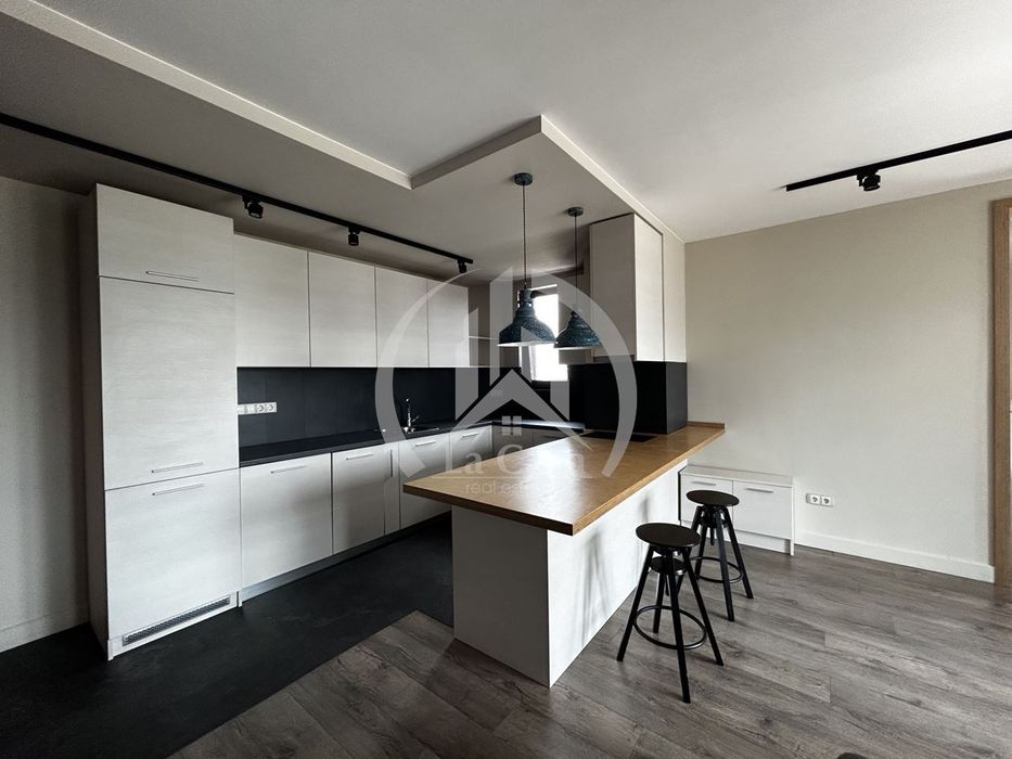 Дава се под наем Тристаен апартамент в София, Младост 4 - 120 кв.м за 1000 € - Снимка #1