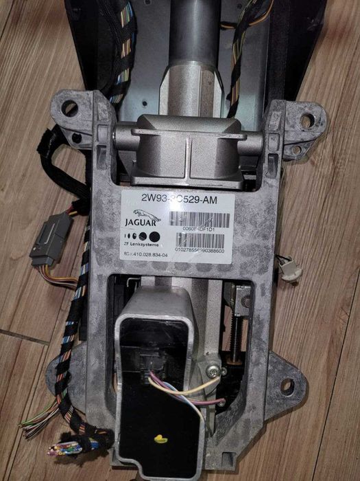 Продам руль в сборе от Jaguar XJ 351. Ролевая колонка