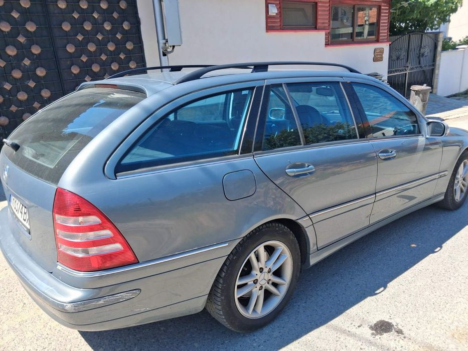 Mercedes c220.