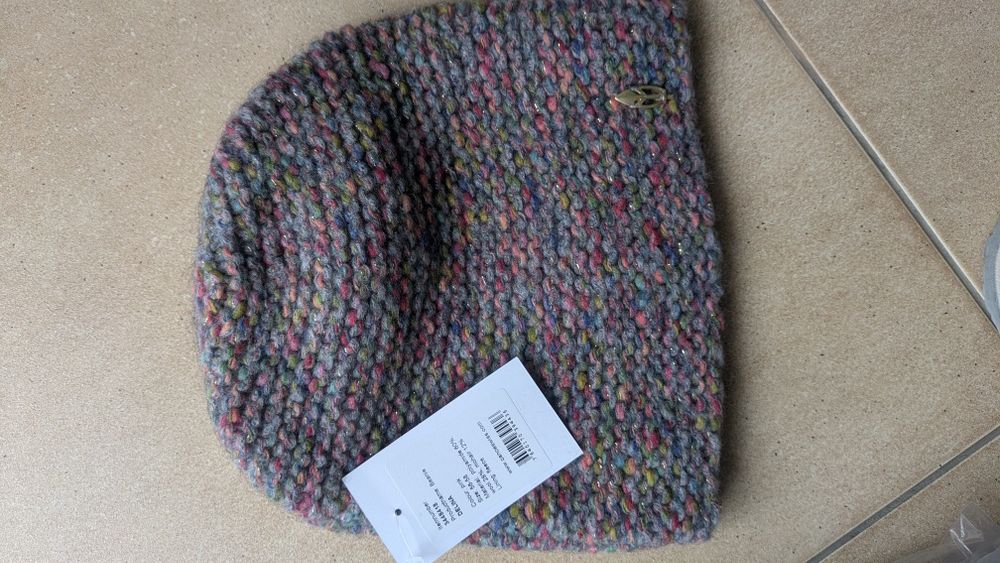 Căciulă din lână naturală premium, nouă cu etic