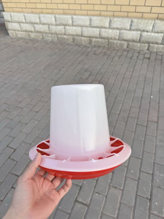 Продам кормушку для курей бройлеров