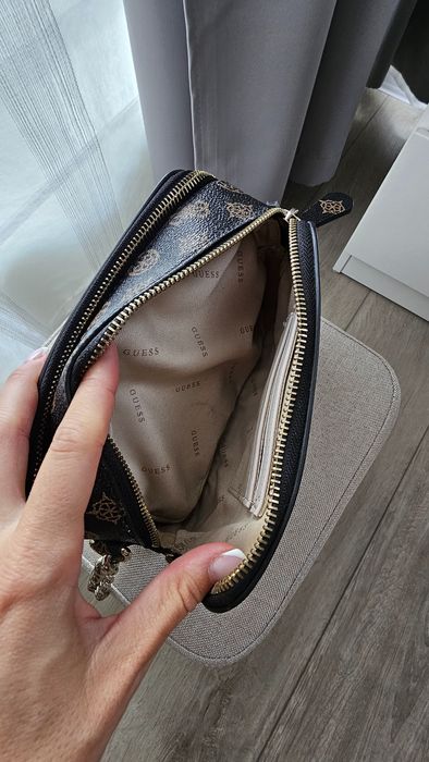 Уникална чанта Guess