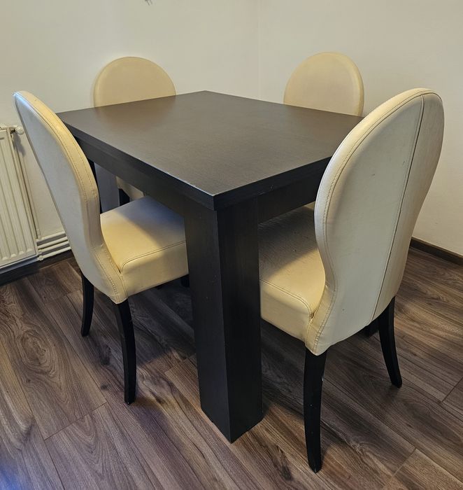 Masă și scaune lemn masiv