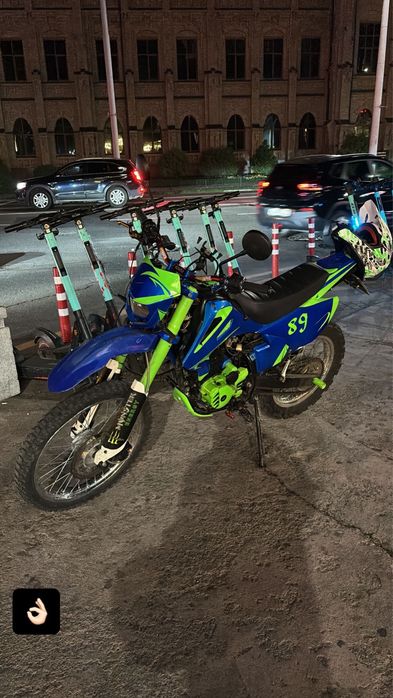 Продам эндуро 250 кубов
