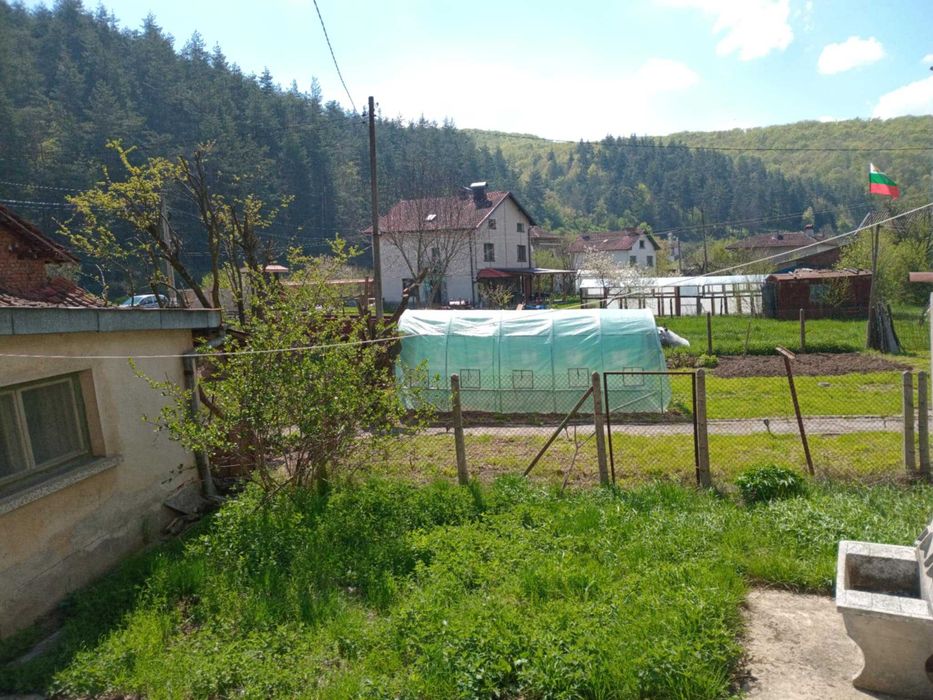 Продава се Къща в с. Ново село, Област София-област - 365 кв.м за 192 €/кв.м - Снимка #2