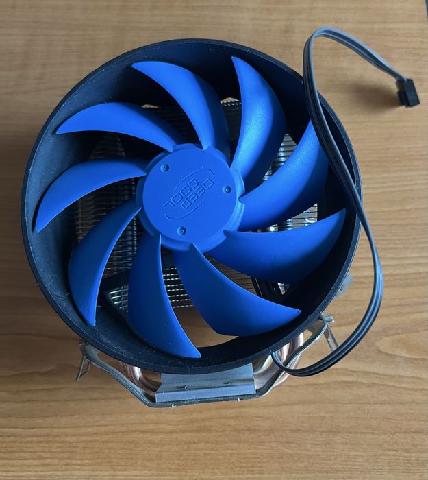 Кутия за компютър Asus + захранване 650w Thermaltake