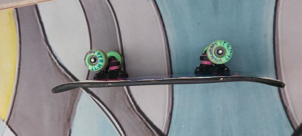 Скейтборд с принтом