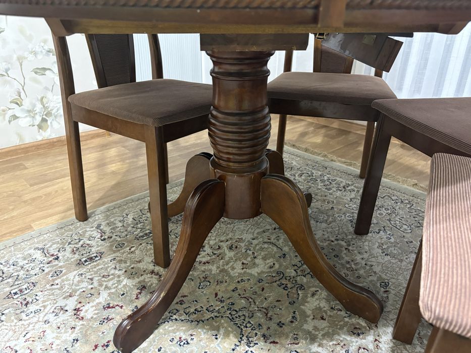 Продам Стол со стульями дерево