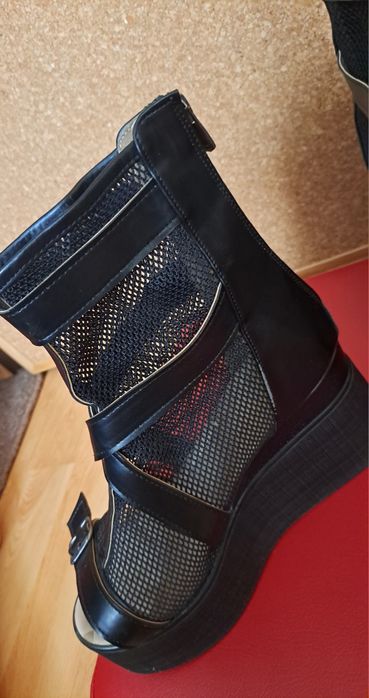 Дамски летни боти