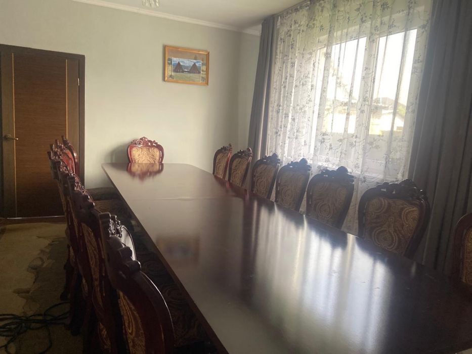 Продам стол и стулья