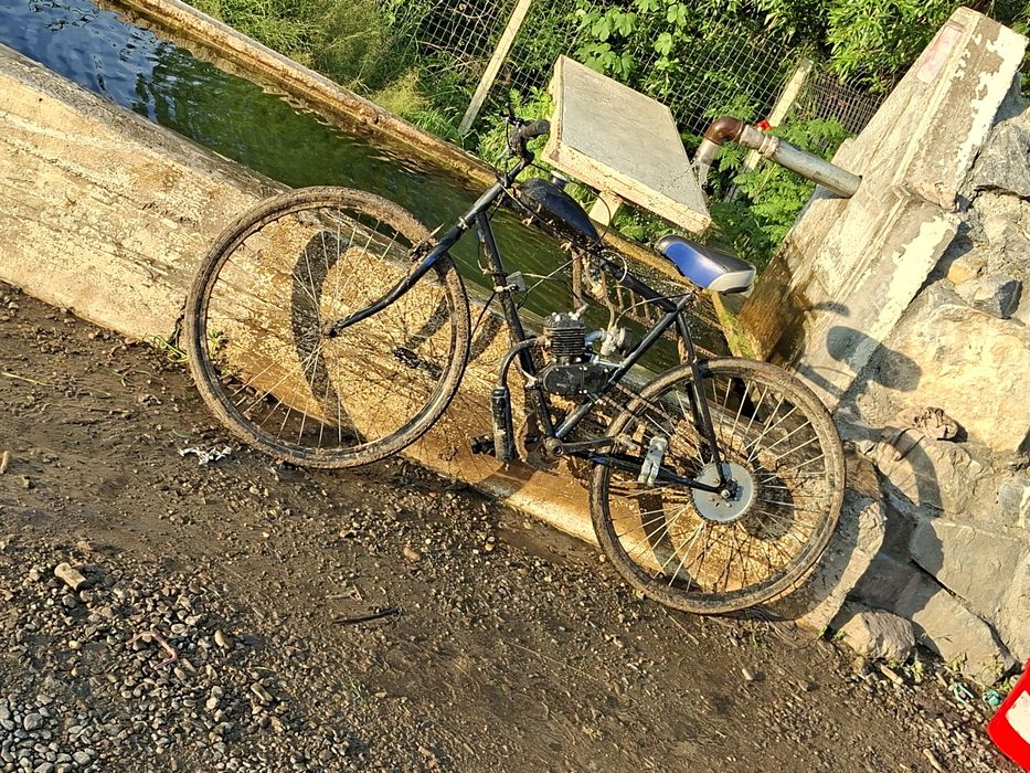 Bicicleta cu motor de 80cc