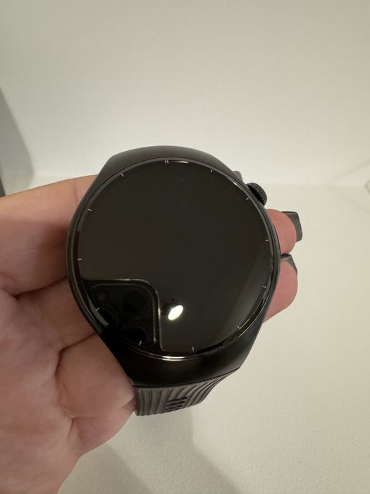 Часовник Huawei watch 5
