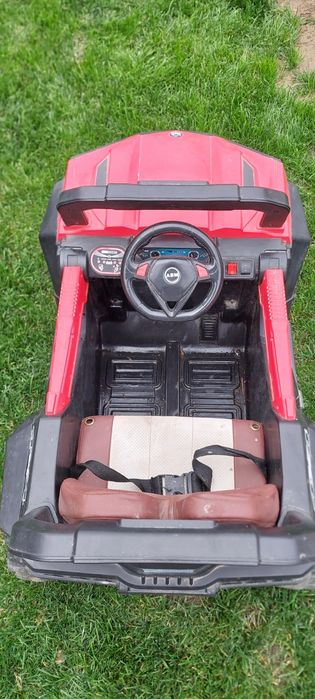 Vând mașinuța electrica copii 4x4