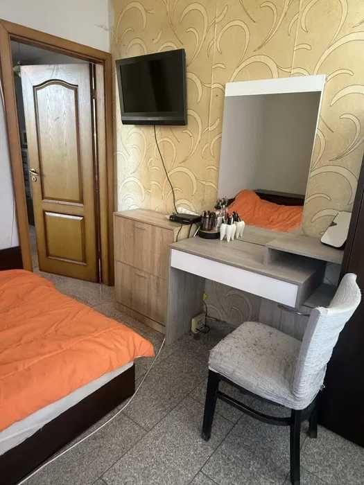 Дава се под наем Тристаен апартамент в София, Зона Б-18 - 80 кв.м за 715 € - Снимка #5