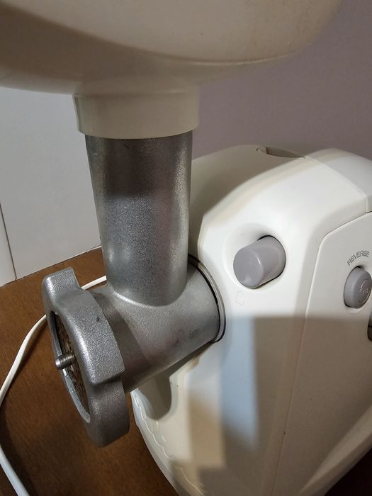 Продам мясорубку moulinex