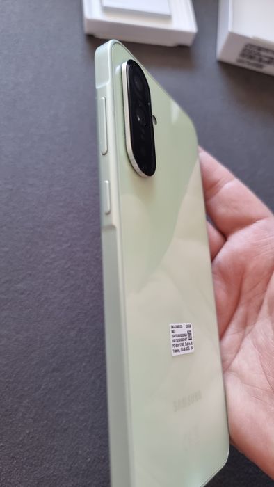 Samsung A36 5G 128gb + bluetooth слушалки