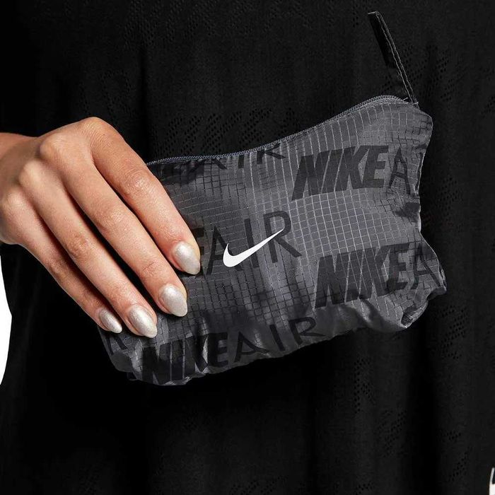 NIKE Дамско яке за спорт с качулка тичане / бягане размер S