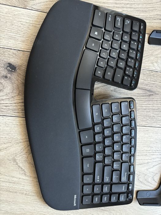 Microsoft Ергономична клавиатура, мишка с подложка за повдигане
