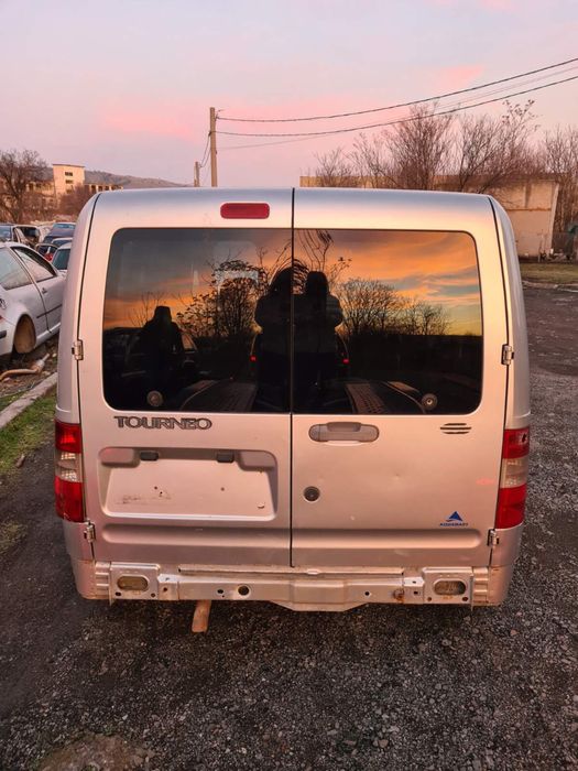 Ford Tourneo Connect 1.8tdci Форд Турнео Коннект 1.8тдци-на части!!