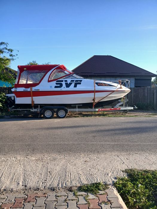 Vând Barcă cu motor