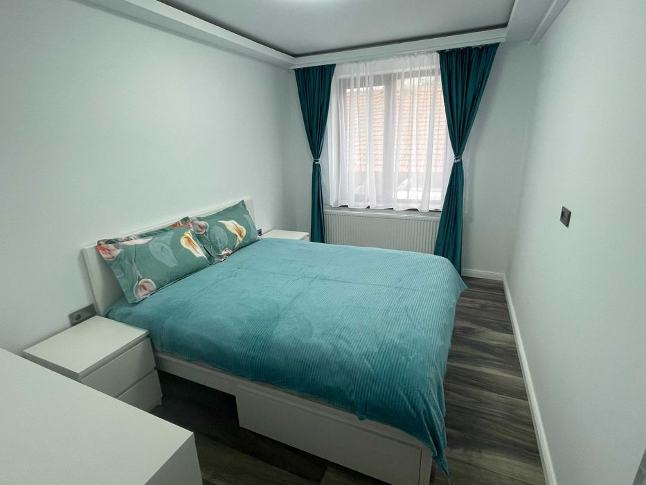 Inchiriez apartament 2 camere in curte privata militari