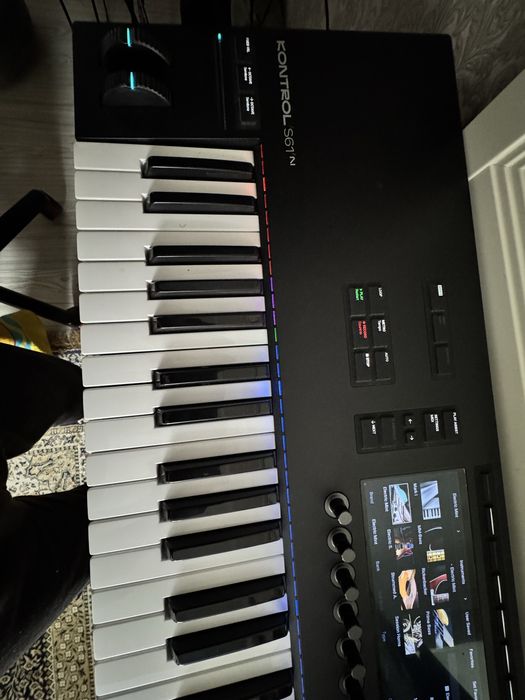 Native instruments Kontrol’S 61 MK3 Midi клавиатура