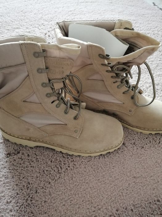 Bocanci noi, în cutie 150 perechea.Disponibile 2 perechi.