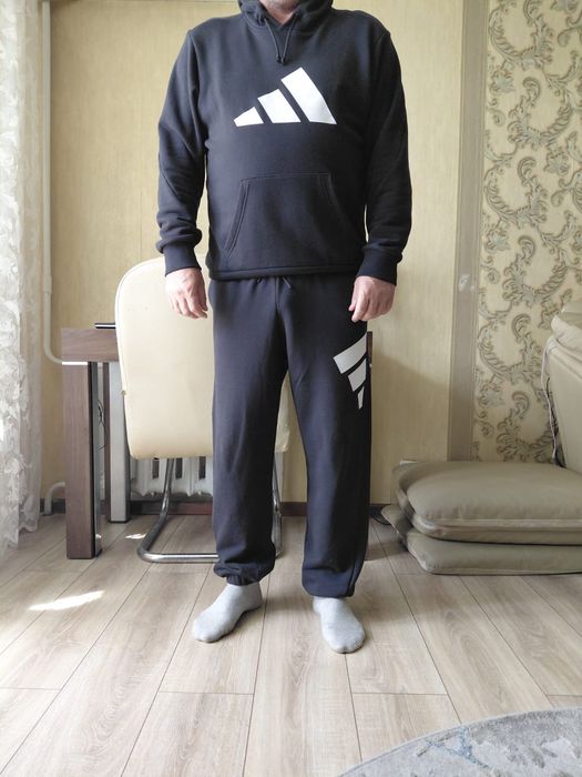 Продам спортивный костюм