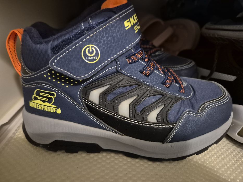 Ghete impermeabile Sketchers S-Lights bleumarin 31