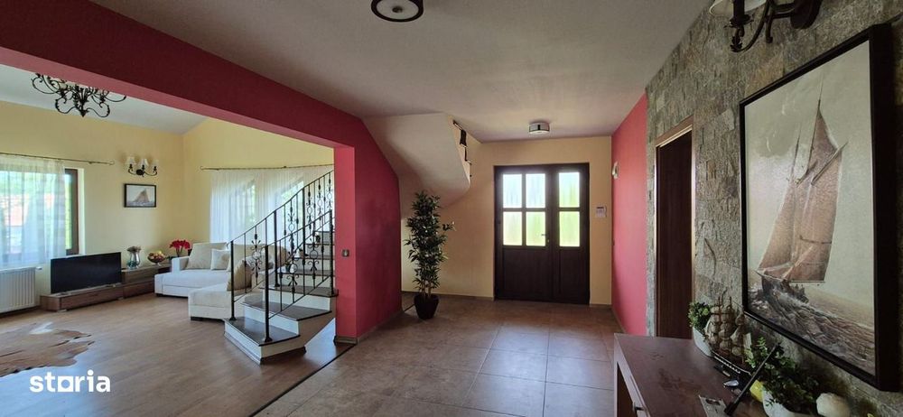 Casa langa padure , cartier privat -Corunca