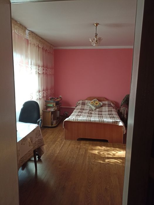 Продам дом в центре поселка