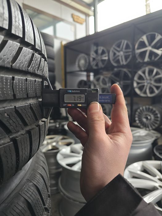 4 Броя 235/60/18 Continental 7mm 23dot