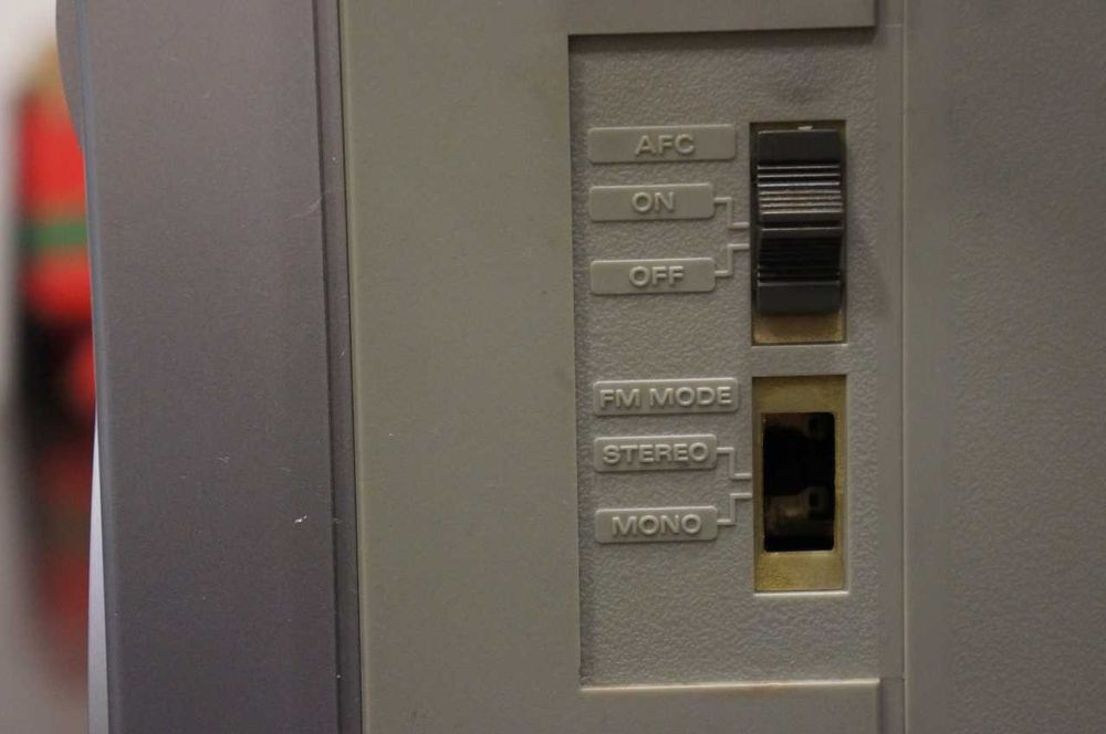 Радиокасетофон Hitachi TRK-7910EZ