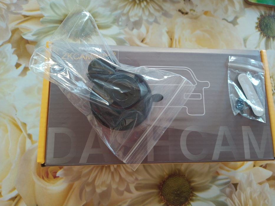 Чисто нов видео регистратор за кола с три камери