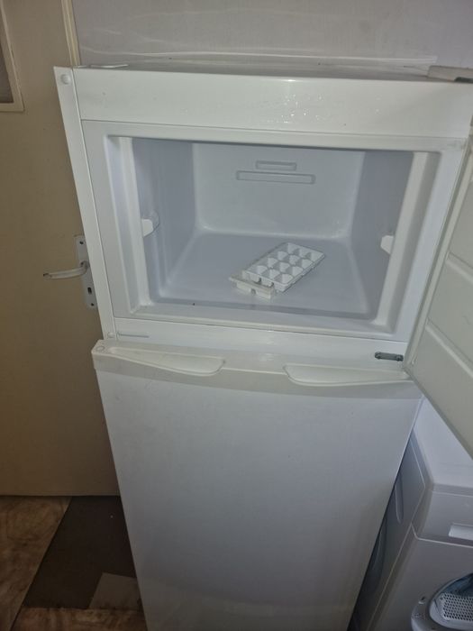 Хладилник с добро състояние