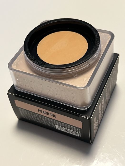 Pudra Huda Beauty