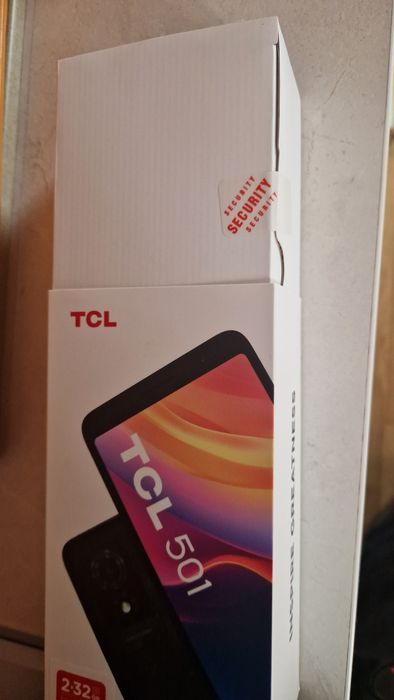 Telefon mobil TCL 501